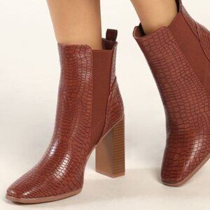 Lulu’s Kazia Ankle Brown Crocodile Booties Size 7